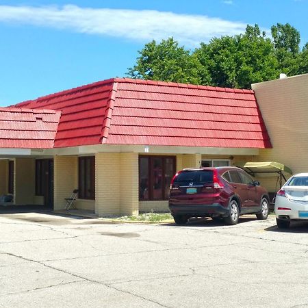 America Best Value Inn Webster City Bagian luar foto