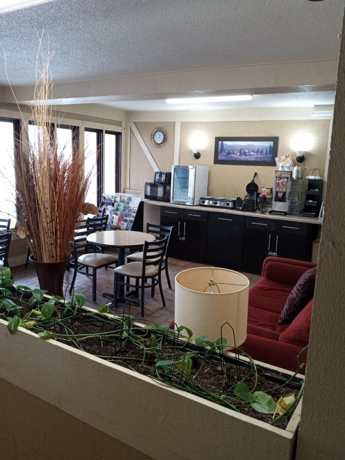 America Best Value Inn Webster City Bagian luar foto