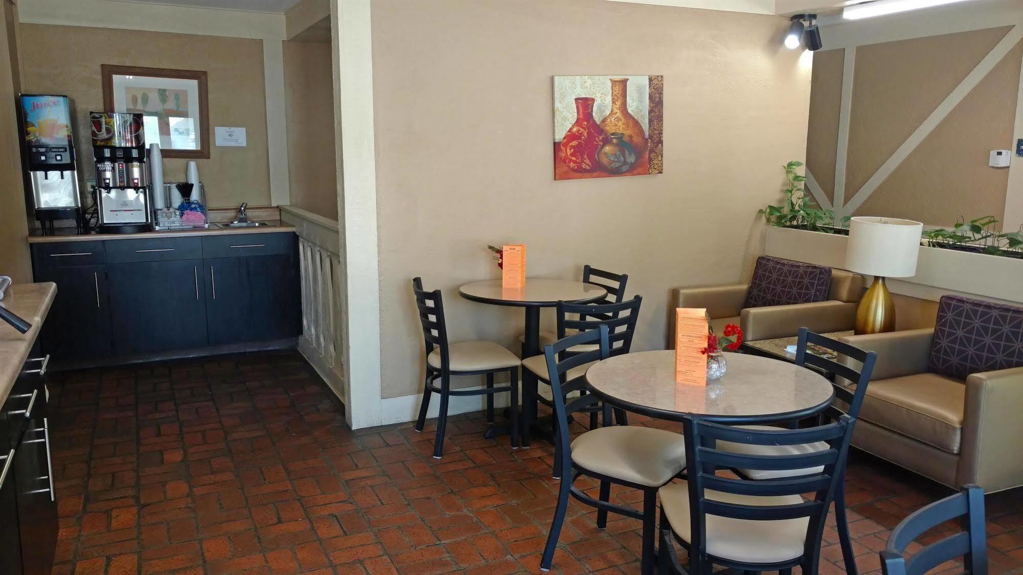 America Best Value Inn Webster City Bagian luar foto