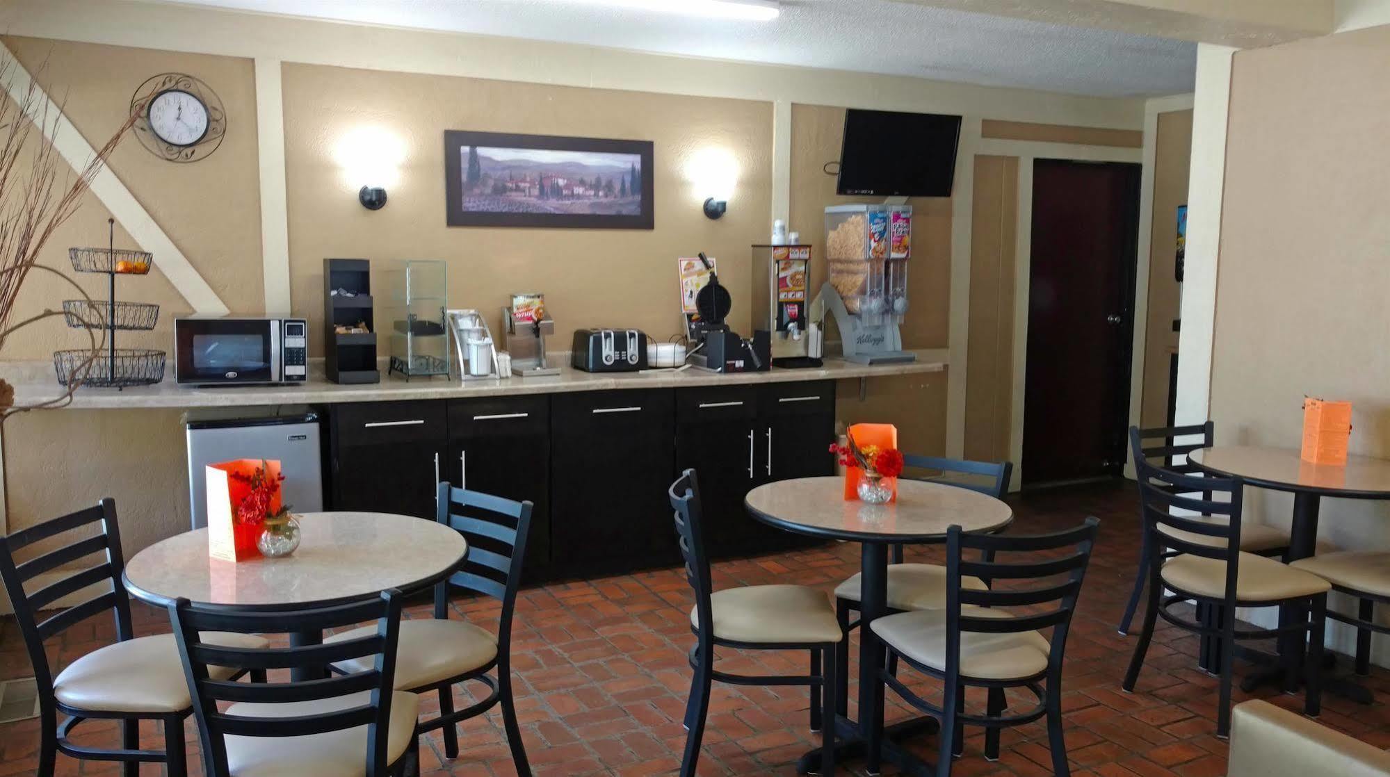America Best Value Inn Webster City Bagian luar foto